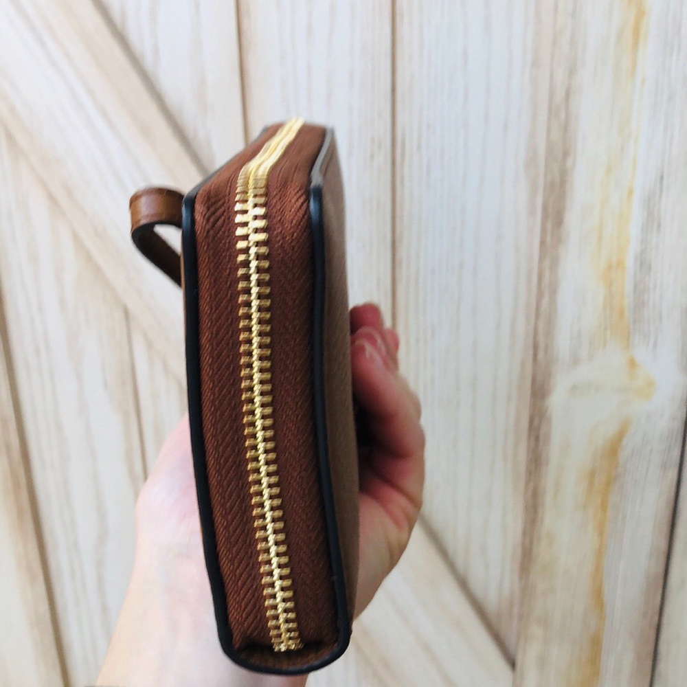 Nwt Michael kors jet set travel Wristlet - Picture 4 of 4